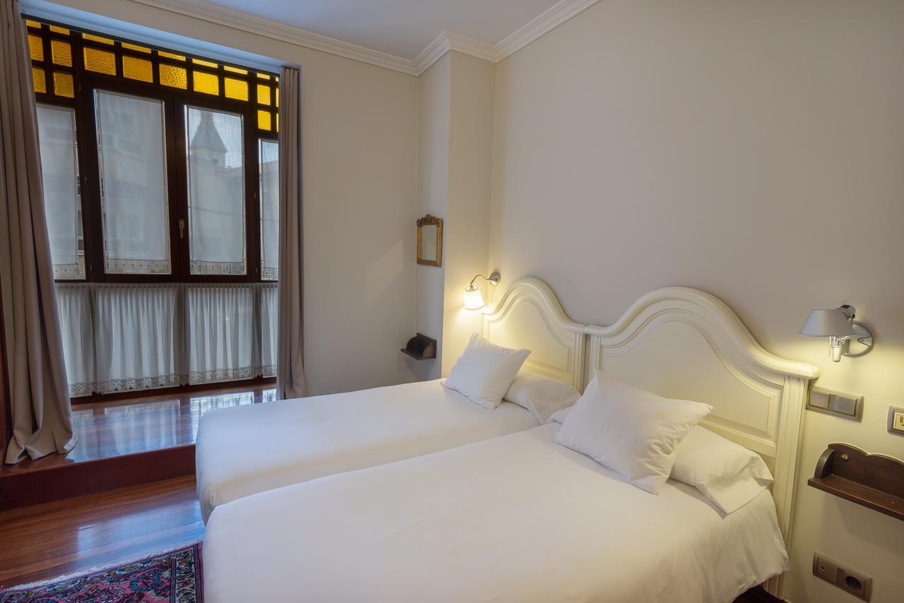 Cuatro Caminos Rooms Торрелавега Экстерьер фото